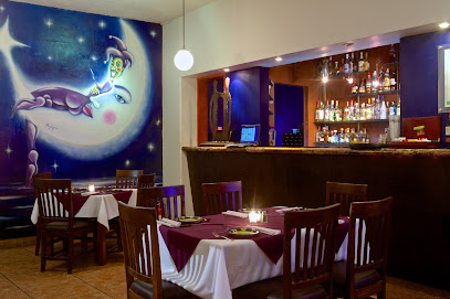 La Noche Azul - Restaurante de Fondues - Av. Lopez Mateos Nte. 800 Entre Eulogio Parra Calle Jesús García y, Ladron De Guevara, 44600 Guadalajara, Jal., Mexico
