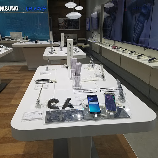 Electronics Store «Samsung Store», reviews and photos, 12801 W Sunrise Blvd, Sunrise, FL 33323, USA