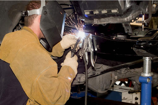 Auto Body Shop «Tech-Cor Body Shop», reviews and photos, 110 E Palatine Rd, Wheeling, IL 60090, USA