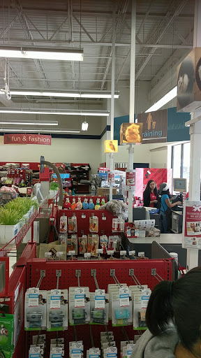 Pet Supply Store «Petco Animal Supplies», reviews and photos, 13127 N Dale Mabry Hwy, Tampa, FL 33618, USA