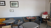 Atmosphère du Café et restaurant de grillades bistrot grill les dauphins à Bourg-Saint-Andéol - n°2
