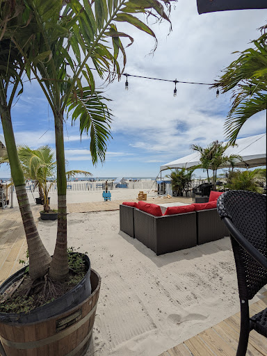 Bar & Grill «The Club at Diamond Beach», reviews and photos, 600 E Raleigh Ave, Wildwood Crest, NJ 08260, USA