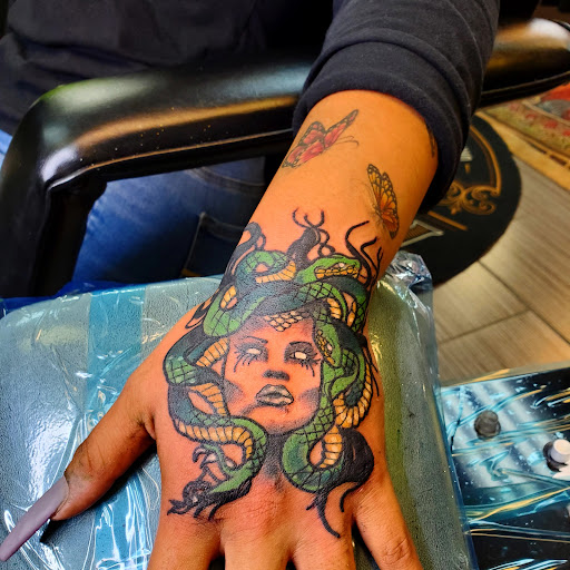 Tattoo Shop «Mind Crusher Tattoo», reviews and photos, 6705 N Clark St, Chicago, IL 60626, USA