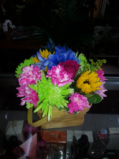 Florist «The Flower Pot & Basket Shop», reviews and photos, 5631 W Madison St, Chicago, IL 60644, USA