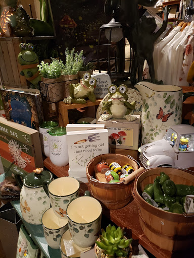 American Restaurant «Cracker Barrel Old Country Store», reviews and photos, 5100 Tiedeman Rd, Brooklyn, OH 44144, USA