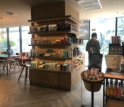 Starbucks (Ploenchit) photo