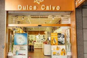 Dulce Calvo perfumería y centro de estética image