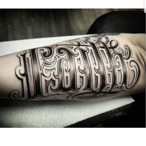 Tattoo Shop «Gateway Tattoo Studio», reviews and photos, 3859 W Outer Rd, Arnold, MO 63010, USA