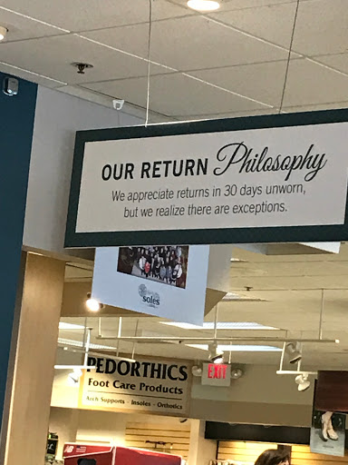 Shopping Mall «Miracle Mile Shopping Center», reviews and photos, Minnesota 100, St Louis Park, MN 55416, USA