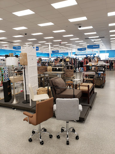 Clothing Store «Ross Dress for Less», reviews and photos, 6800 W Greenfield Ave, West Allis, WI 53214, USA