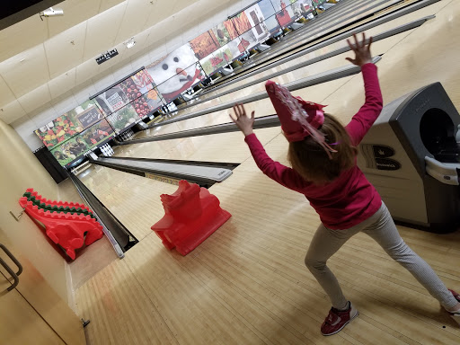 Bowling Alley «Spare Time Entertainment Center», reviews and photos, 3101 E Grand River Ave, Lansing, MI 48912, USA