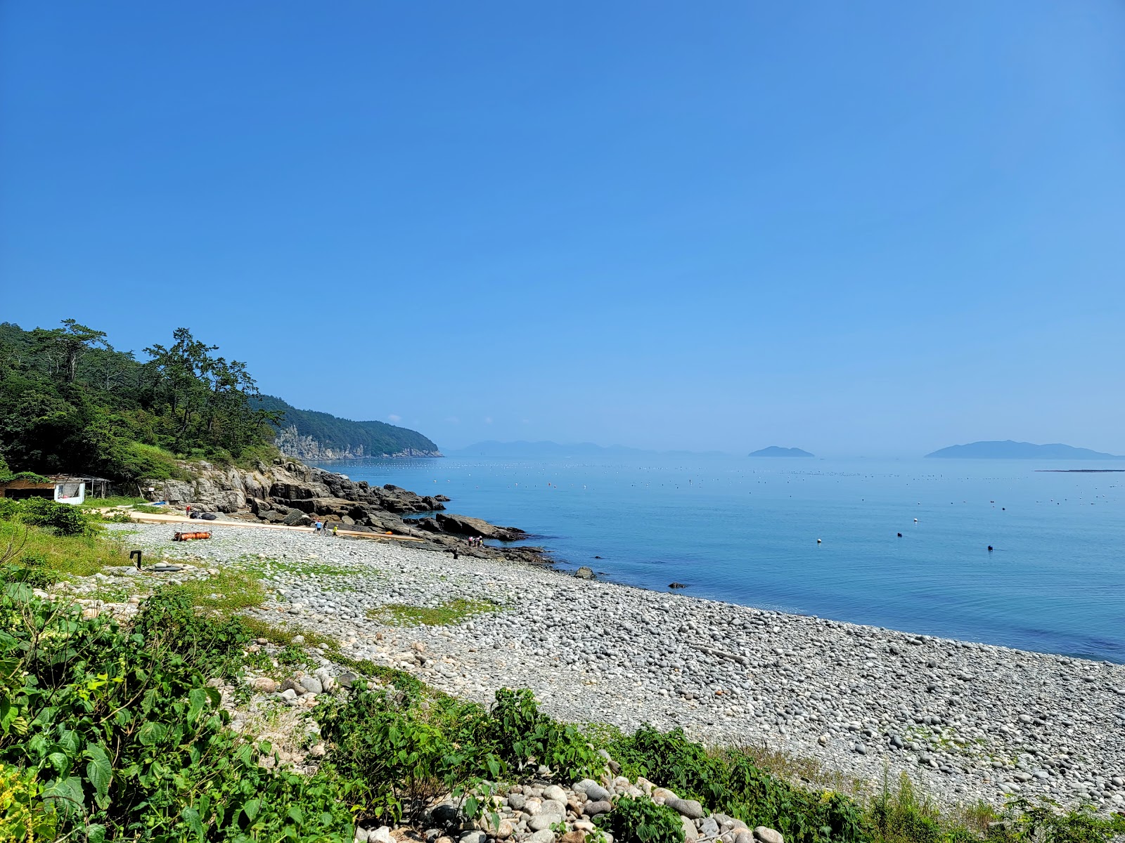 Foto von Jeongdori Gugyedeung Beach und die siedlung