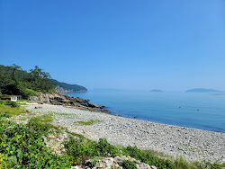 Foto von Jeongdori Gugyedeung Beach und die siedlung