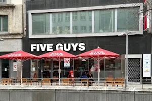 Five Guys Hannover Bahnhofstraße image