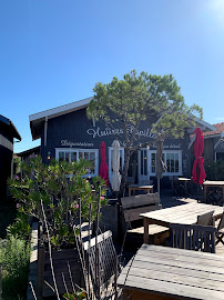 Atmosphère du Bar-restaurant à huîtres Cabane à Dégustation des Huîtres Papillon à Gujan-Mestras - n°13