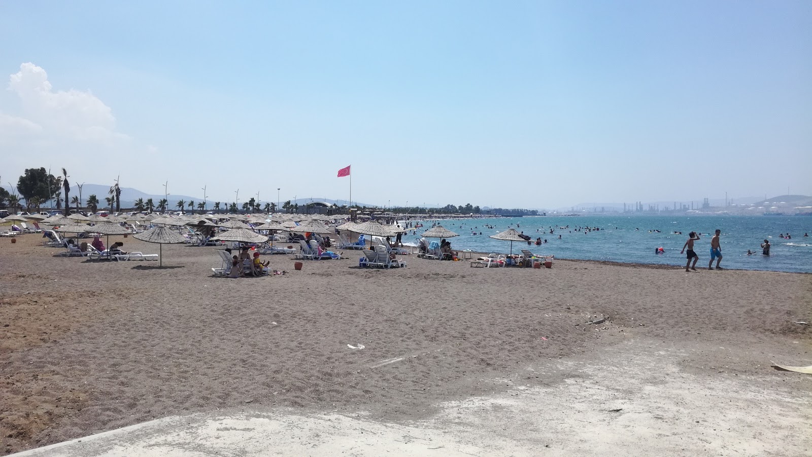 Φωτογραφία του Aliaga Agapark beach και η εγκατάσταση