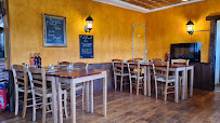 Atmosphère du Restaurant Crêperie Les Ardoisieres à Saint-Léonard-des-Bois - n°1