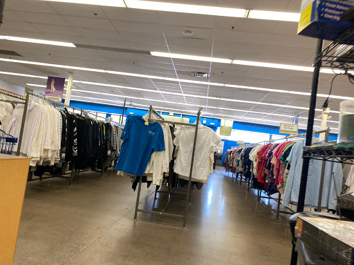 Thrift Store «Fountain Hills Goodwill Retail Store & Donation Center», reviews and photos, 13757 N Fountain Hills Blvd, Fountain Hills, AZ 85268, USA