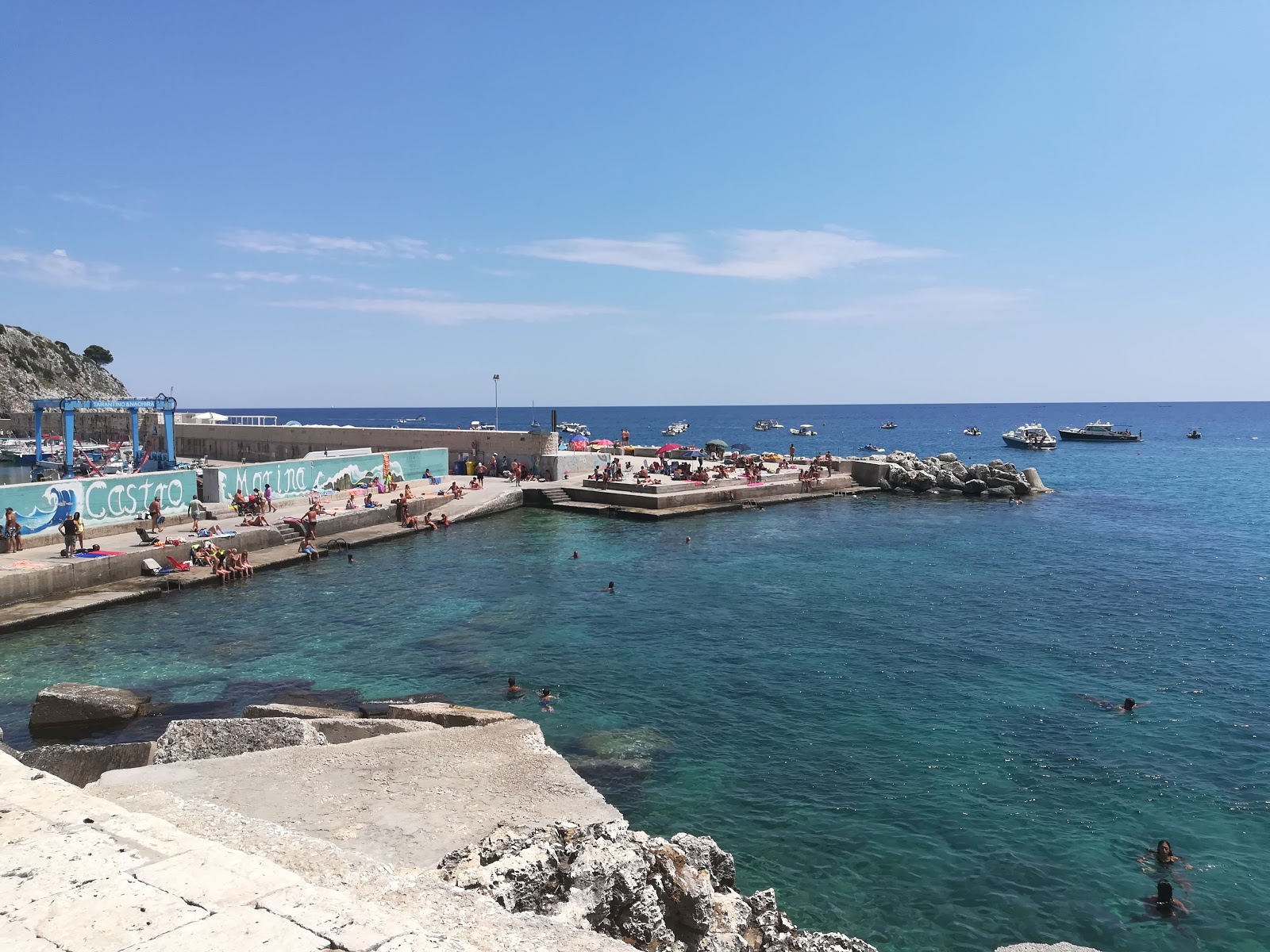 Marina Castro beach'in fotoğrafı imkanlar alanı