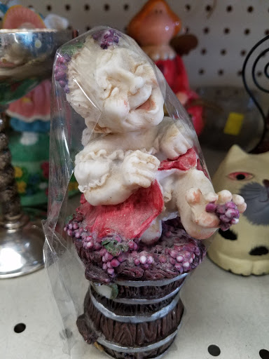 Thrift Store «Goodwill», reviews and photos, 26883 Bouquet Canyon Rd, Santa Clarita, CA 91350, USA