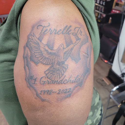 Tattoo Shop «Red Lion Tattoo Cleveland», reviews and photos, 4043 St Clair Ave, Cleveland, OH 44103, USA