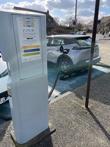 Borne de recharge de véhicules électriques Clem´ - Paris-Vallée de la Marne Charging Station Émerainville