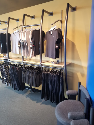 Shoe Store «New Balance Chicago», reviews and photos, 2369 N Clark Street, Chicago, IL 60614, USA