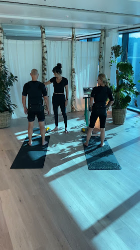 Rezensionen über Impuls Fitness @ Om Yoga Wallisellen in Zürich - Fitnessstudio