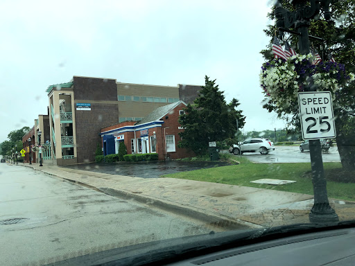 Barber Shop «Hometown Barber Shop», reviews and photos, 235 E Main St, Barrington, IL 60010, USA