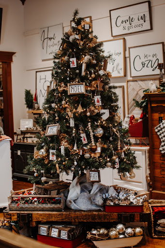 Furniture Store «Carver Junk Company», reviews and photos, 206 N Chestnut St, Chaska, MN 55318, USA