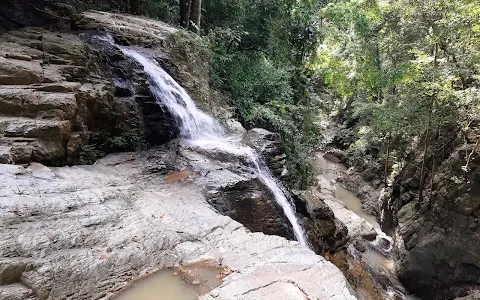 Khun Si Waterfall image