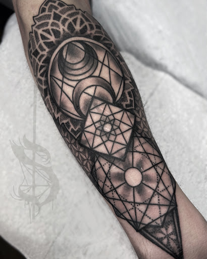 Explore cool tattoo ideas for sisters, creative tattoo ideas in Lopez Island, available at Soot and Bone Body Art Studio