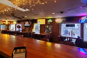 Hinders Sports Bar & Grill image
