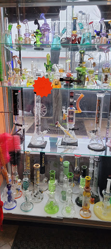 Tobacco Shop «Smoke & Vape», reviews and photos, 3316 W Lawrence Ave, Chicago, IL 60625, USA