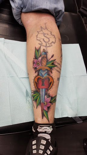 Tattoo Shop «Red Octopus Tattoos & Body Piercings», reviews and photos, 7465 Annapolis Rd, Hyattsville, MD 20784, USA