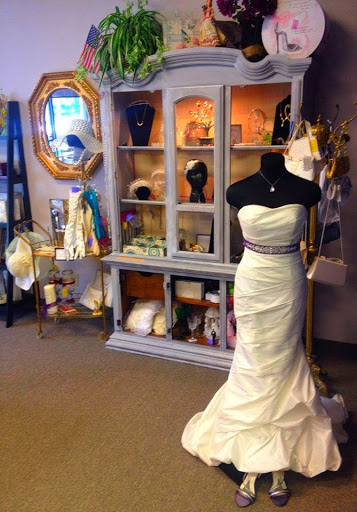 Bridal Shop «The Shabby Chic Bride consignment shop», reviews and photos, 2195 Hyacinth St NE #191, Salem, OR 97301, USA