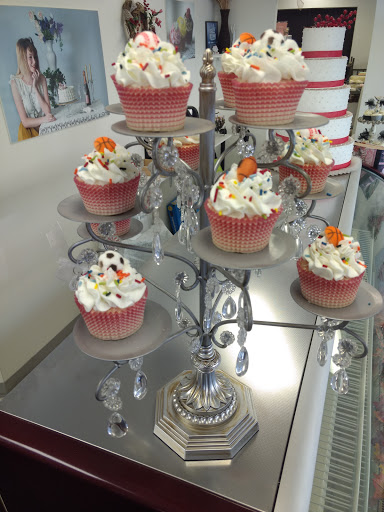 Cake Shop «Victorian Cake Company», reviews and photos, 402 E Greenway Pkwy #1, Phoenix, AZ 85022, USA
