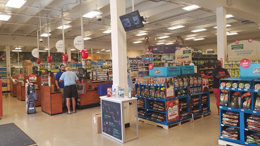 Pet Supply Store «PetSmart», reviews and photos, 4101 Oakwood Blvd, Hollywood, FL 33020, USA