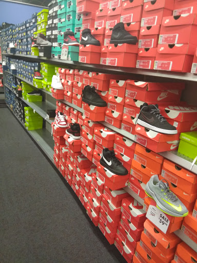 Shoe Store «Shoe Carnival», reviews and photos, 321 NW Loop 410, San Antonio, TX 78216, USA
