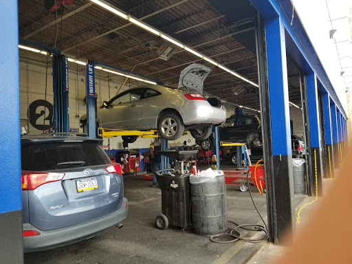 Auto Parts Store «Pep Boys Auto Parts & Service», reviews and photos, 4949 Jonestown Rd, Harrisburg, PA 17109, USA