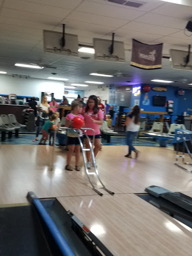 Bowling Alley «Gary Center Bowl», reviews and photos, 1118 N Market St, Paris, TN 38242, USA