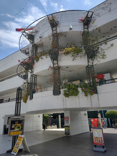 Shopping Mall «Weller Court», reviews and photos, 123 Astronaut E S Onizuka St, Los Angeles, CA 90012, USA