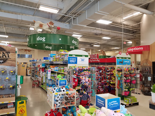 Pet Supply Store «PetSmart», reviews and photos, 3010 Brandywine Pkwy, Wilmington, DE 19803, USA