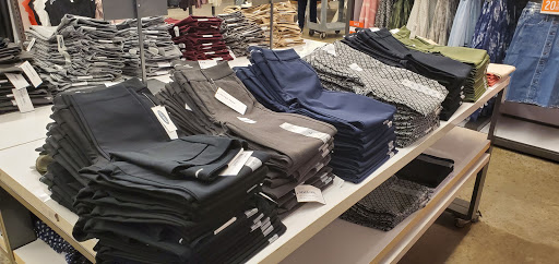 Clothing Store «Old Navy», reviews and photos, 3131 E Main St, Mohegan Lake, NY 10547, USA