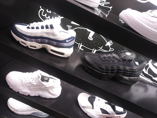 Shoe Store «Shoe Palace», reviews and photos, 1 Sun Valley Mall E119, Concord, CA 94520, USA