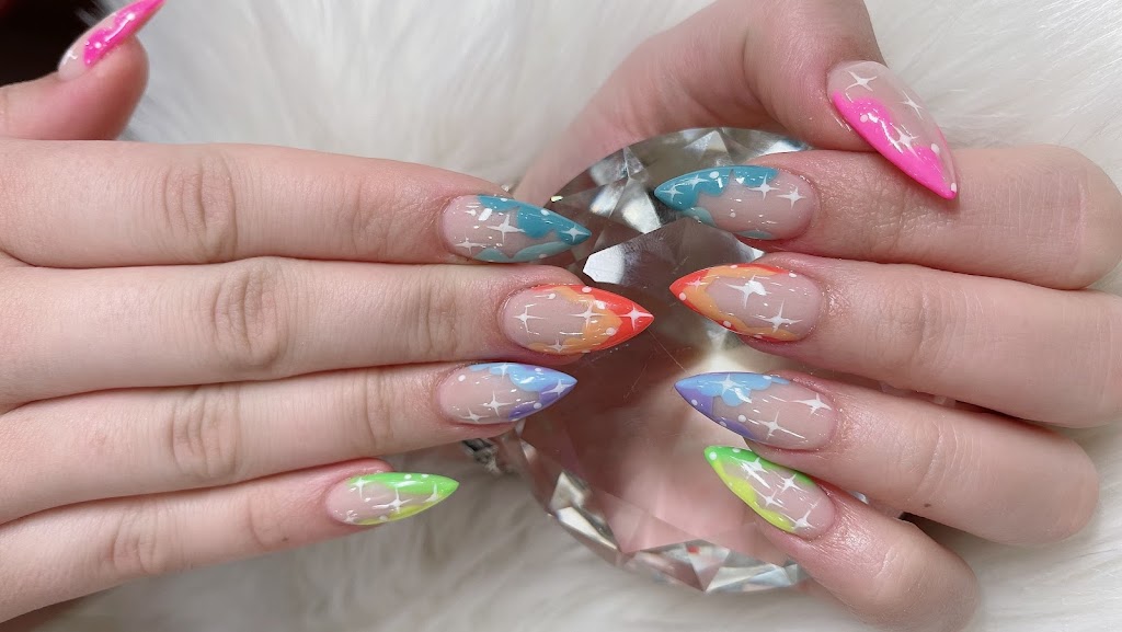 Vicky's Nails and Spa 85374