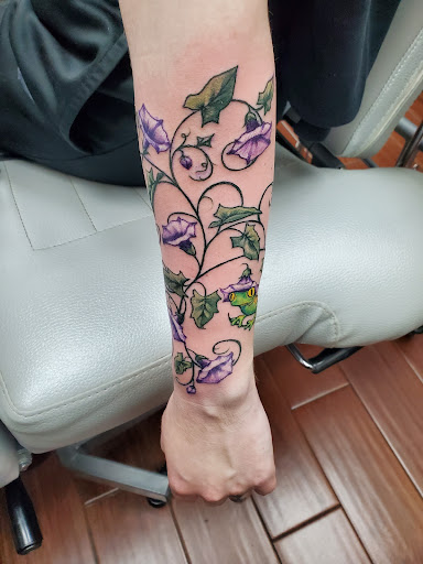 Explore traditional elbow tattoo ideas, creative tattoo ideas in Toledo, available at 4 Nineteen Ink