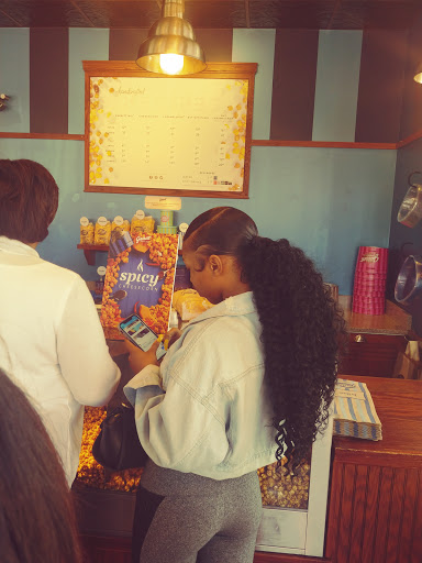 Popcorn Store «Garrett Popcorn Shops®», reviews and photos, 737 E 87th St, Chicago, IL 60619, USA