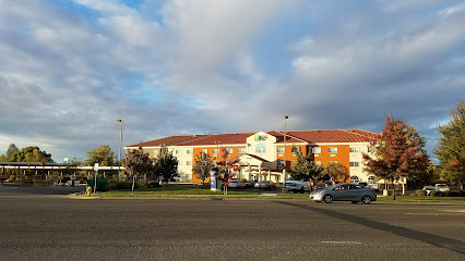 Holiday Inn Express & Suites Oroville Lake, an IHG Hotel