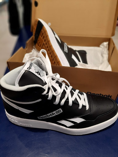 Shoe Store «Champs Sports», reviews and photos, 7439 Dadeland Mall Cir W, Miami, FL 33156, USA